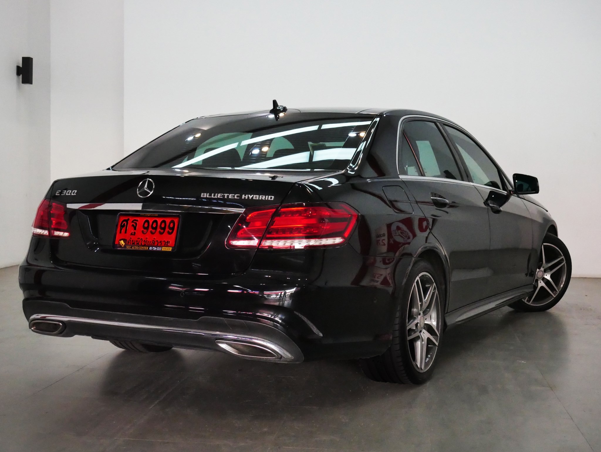 Mercedes-Benz E-Class W212 E300 ปี 2014 สีดำ (รูปที่ 3)