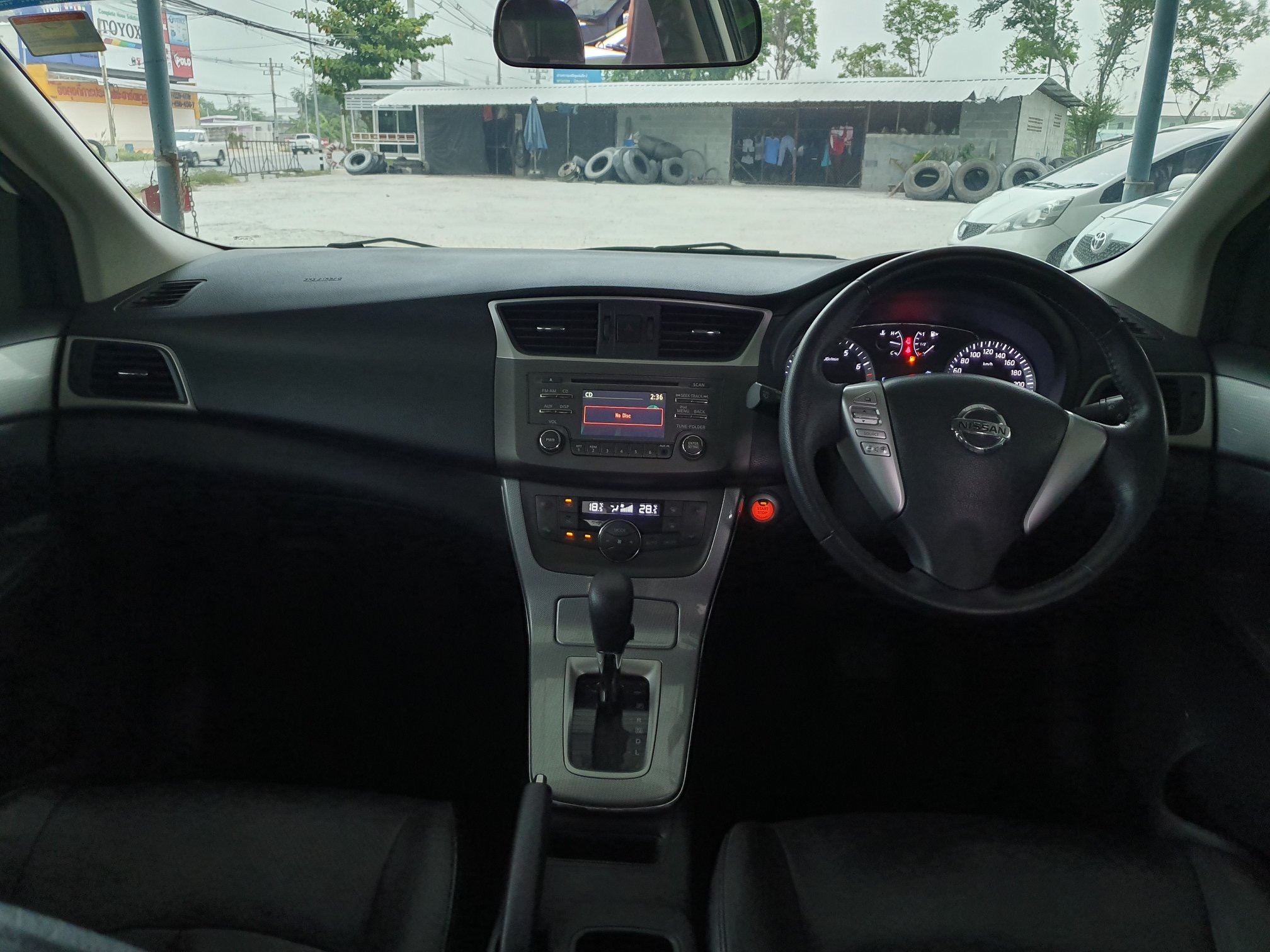 Nissan Pulsar ปี 2013 สีขาว (รูปที่ 6)