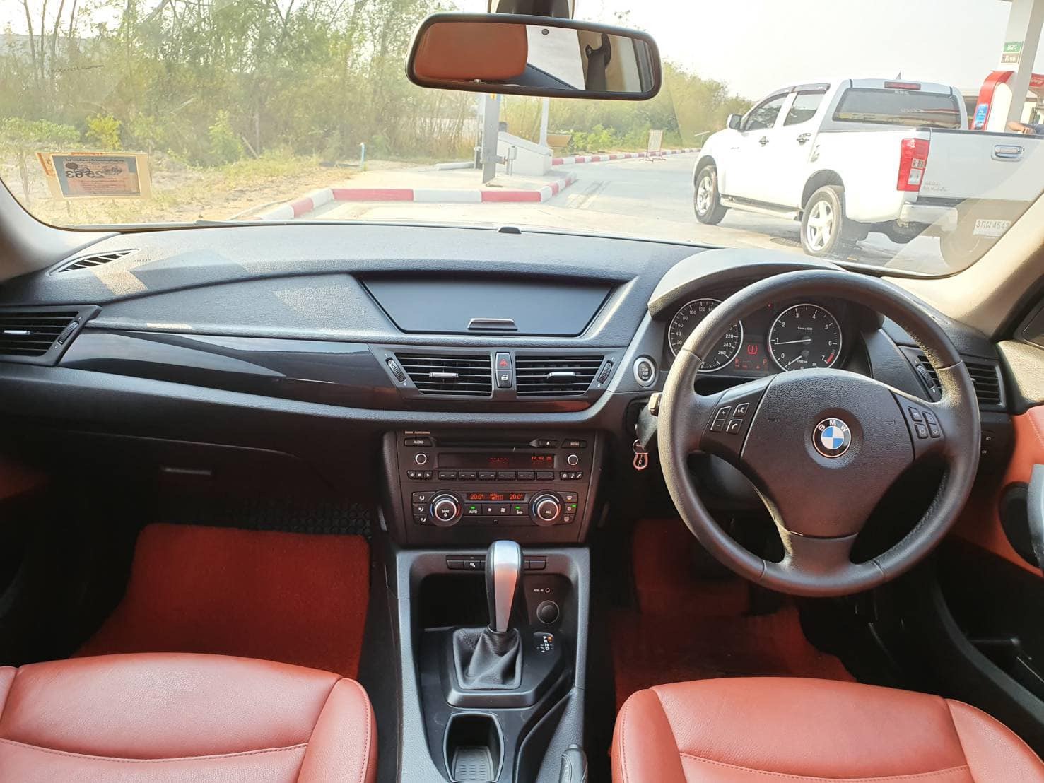 BMW X1 E84 ปี 2012 สีขาว (รูปที่ 5)