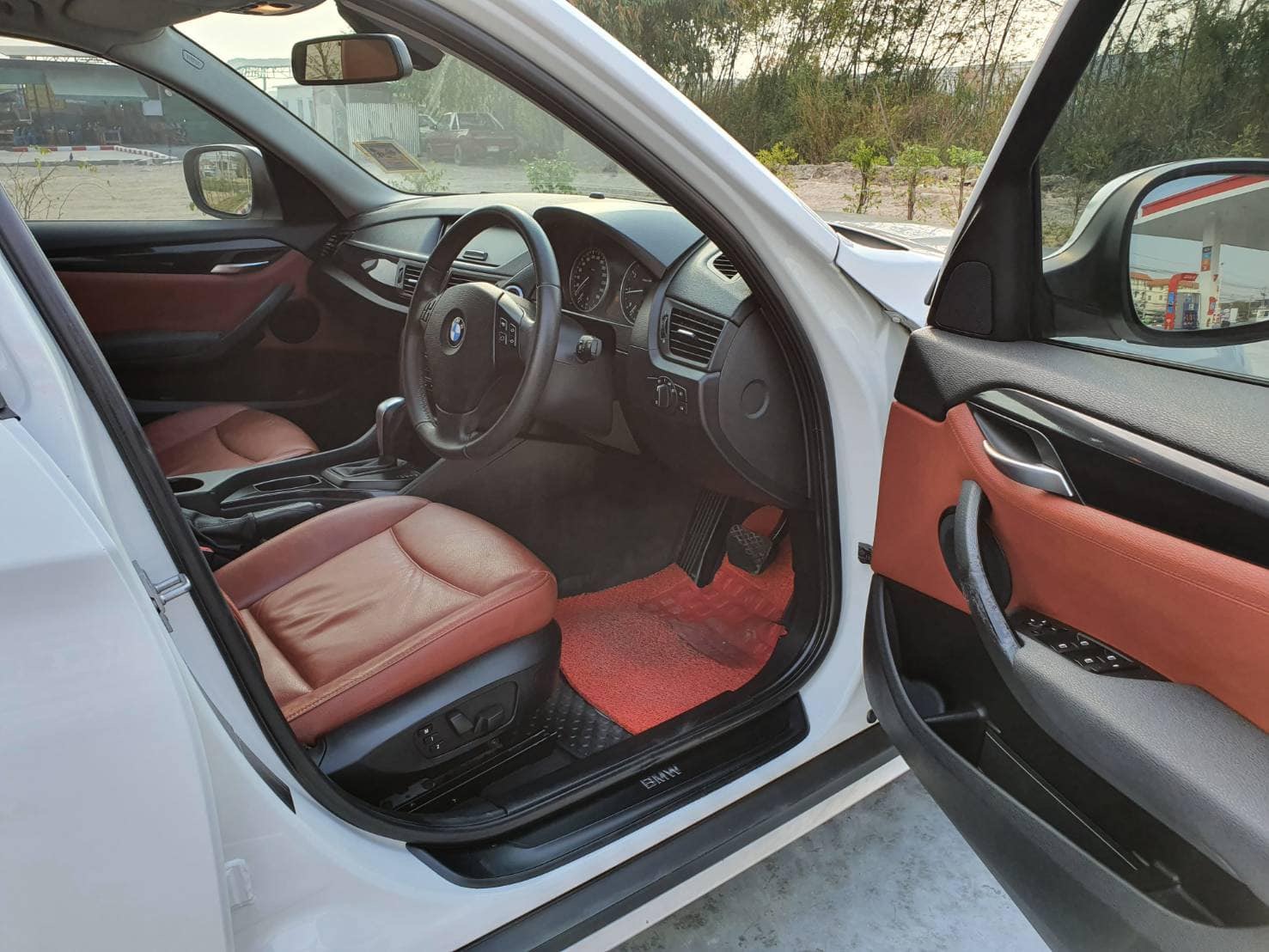 BMW X1 E84 ปี 2012 สีขาว (รูปที่ 10)