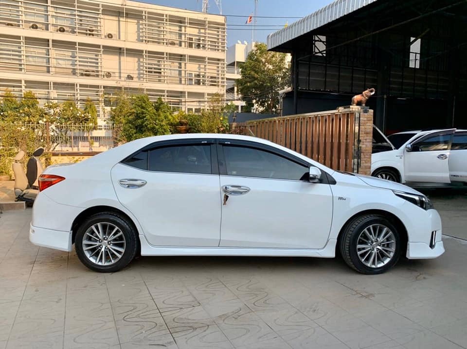 Toyota Corolla Altis ปี 2014 สีขาว (รูปที่ 4)