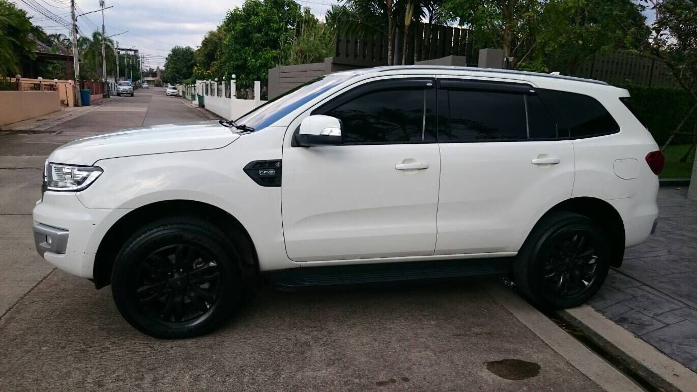 Ford Everest ปี 2015 สีขาว (รูปที่ 6)
