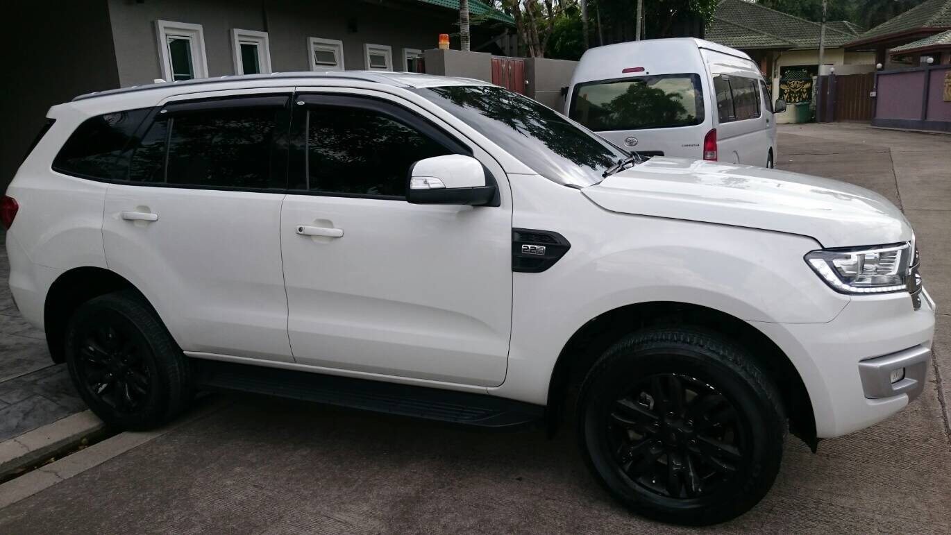 Ford Everest ปี 2015 สีขาว (รูปที่ 5)