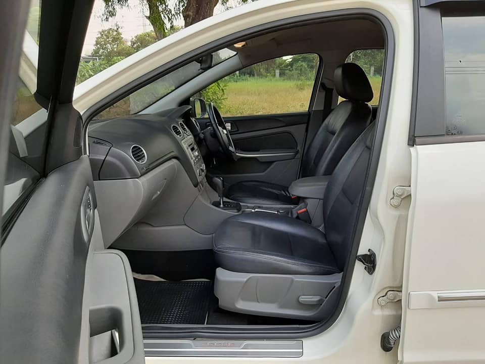 Ford Focus ปี 2011 สีขาว (รูปที่ 11)