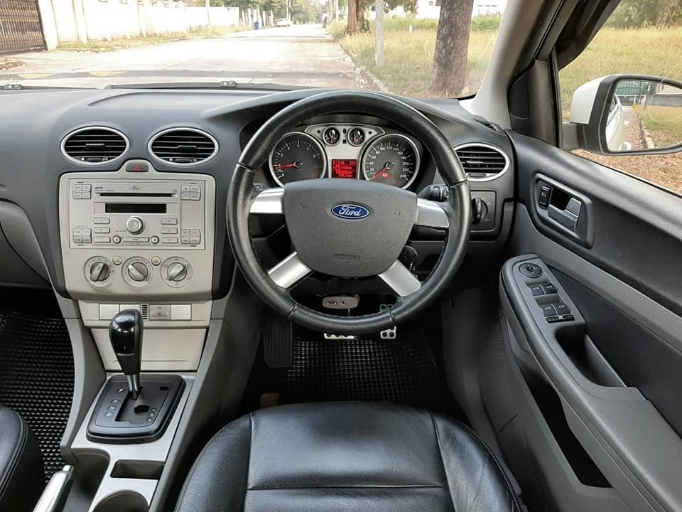 Ford Focus ปี 2011 สีขาว (รูปที่ 8)