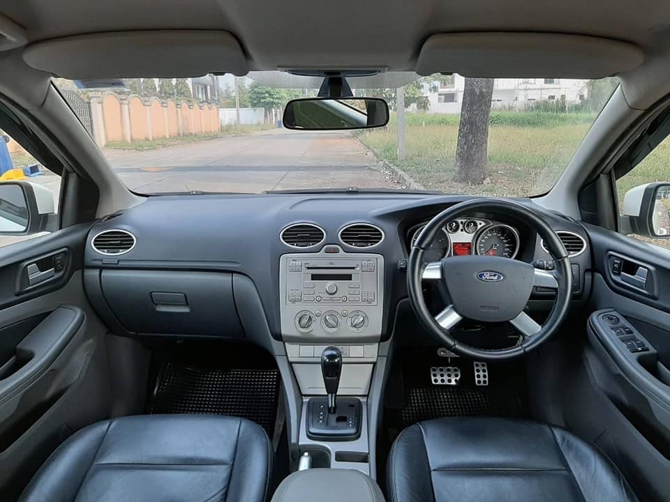 Ford Focus ปี 2011 สีขาว (รูปที่ 7)