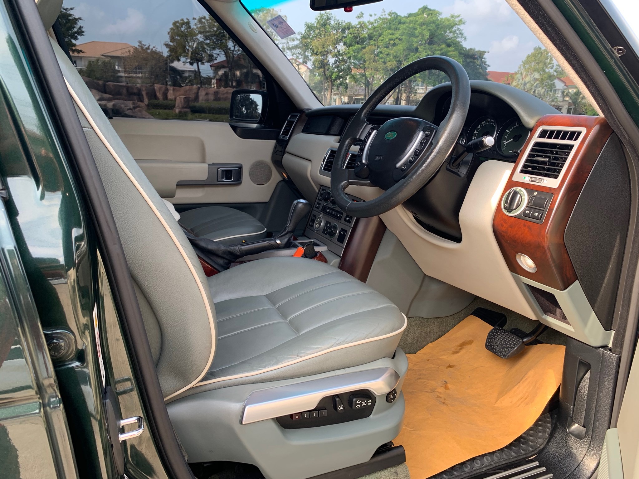 Land Rover Range Rover ปี 2004 (รูปที่ 3)