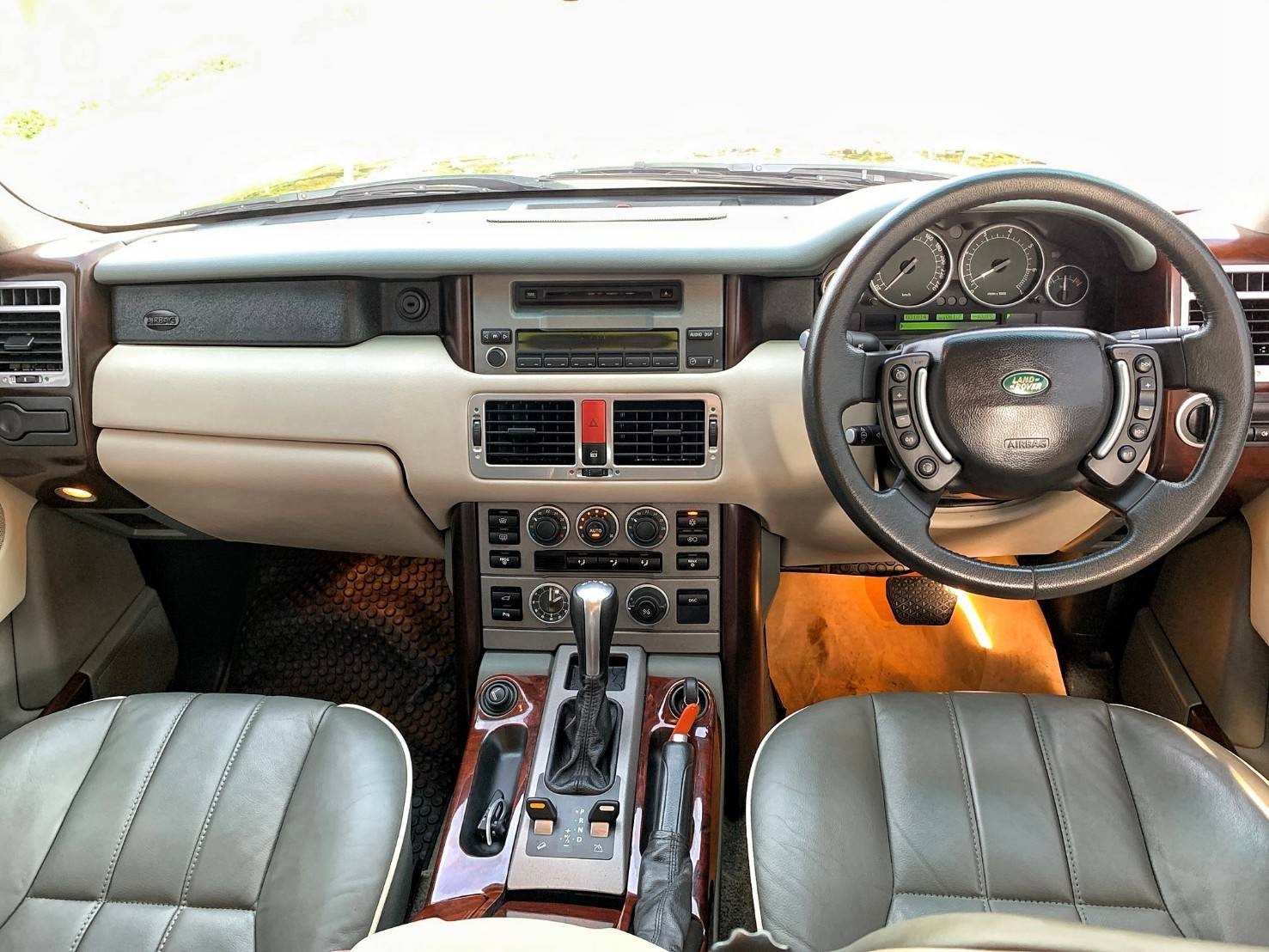 Land Rover Range Rover ปี 2004 (รูปที่ 5)