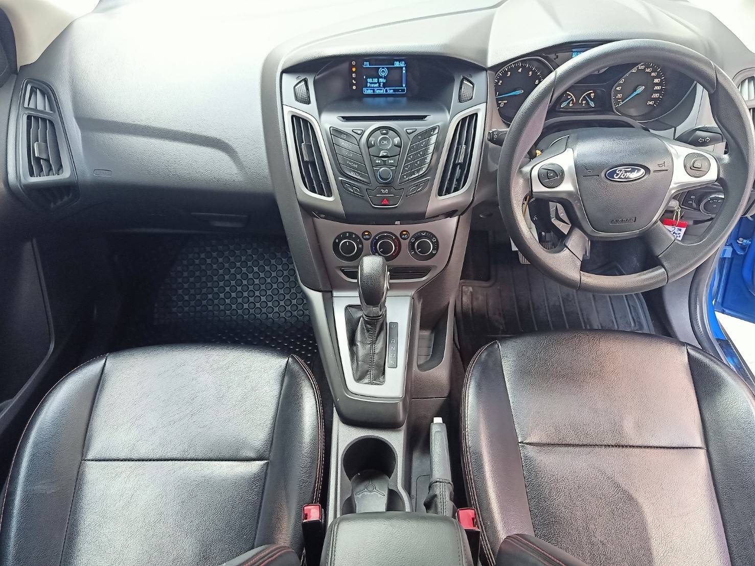 Ford Focus ปี 2013 สีน้ำเงิน (รูปที่ 11)