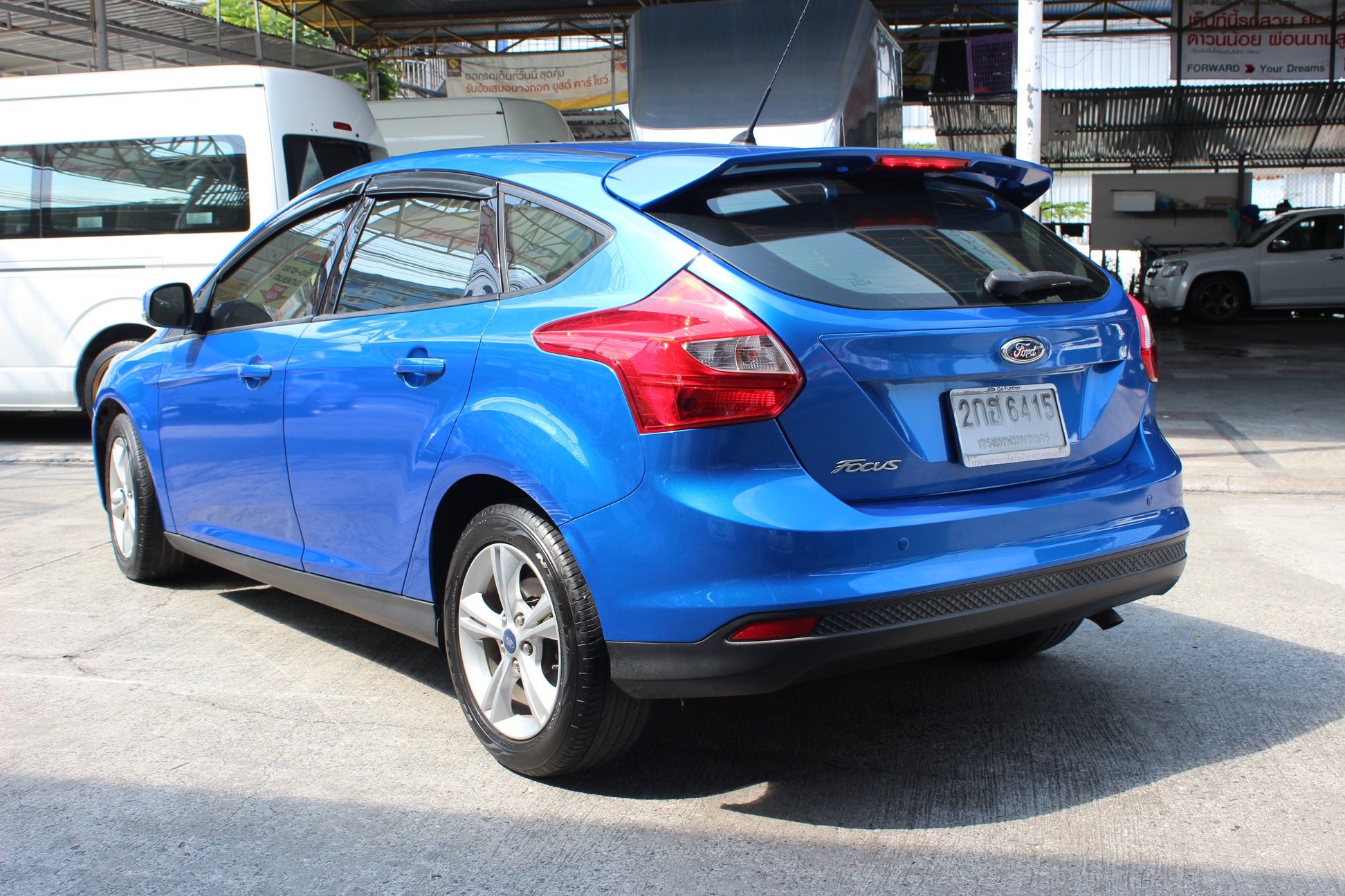 Ford Focus ปี 2013 สีน้ำเงิน (รูปที่ 4)