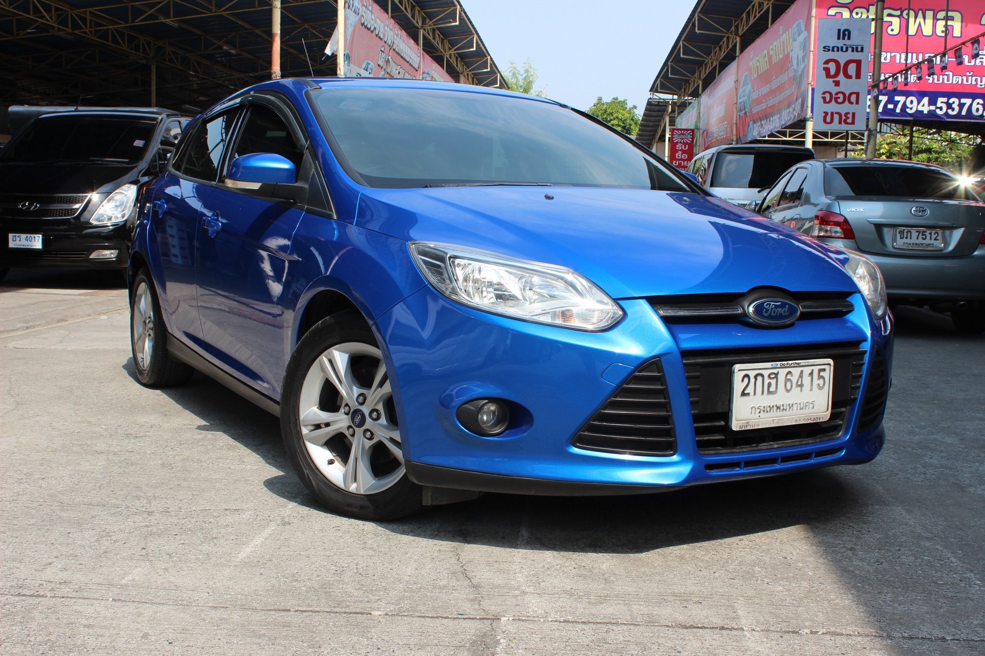 Ford Focus ปี 2013 สีน้ำเงิน (รูปที่ 3)