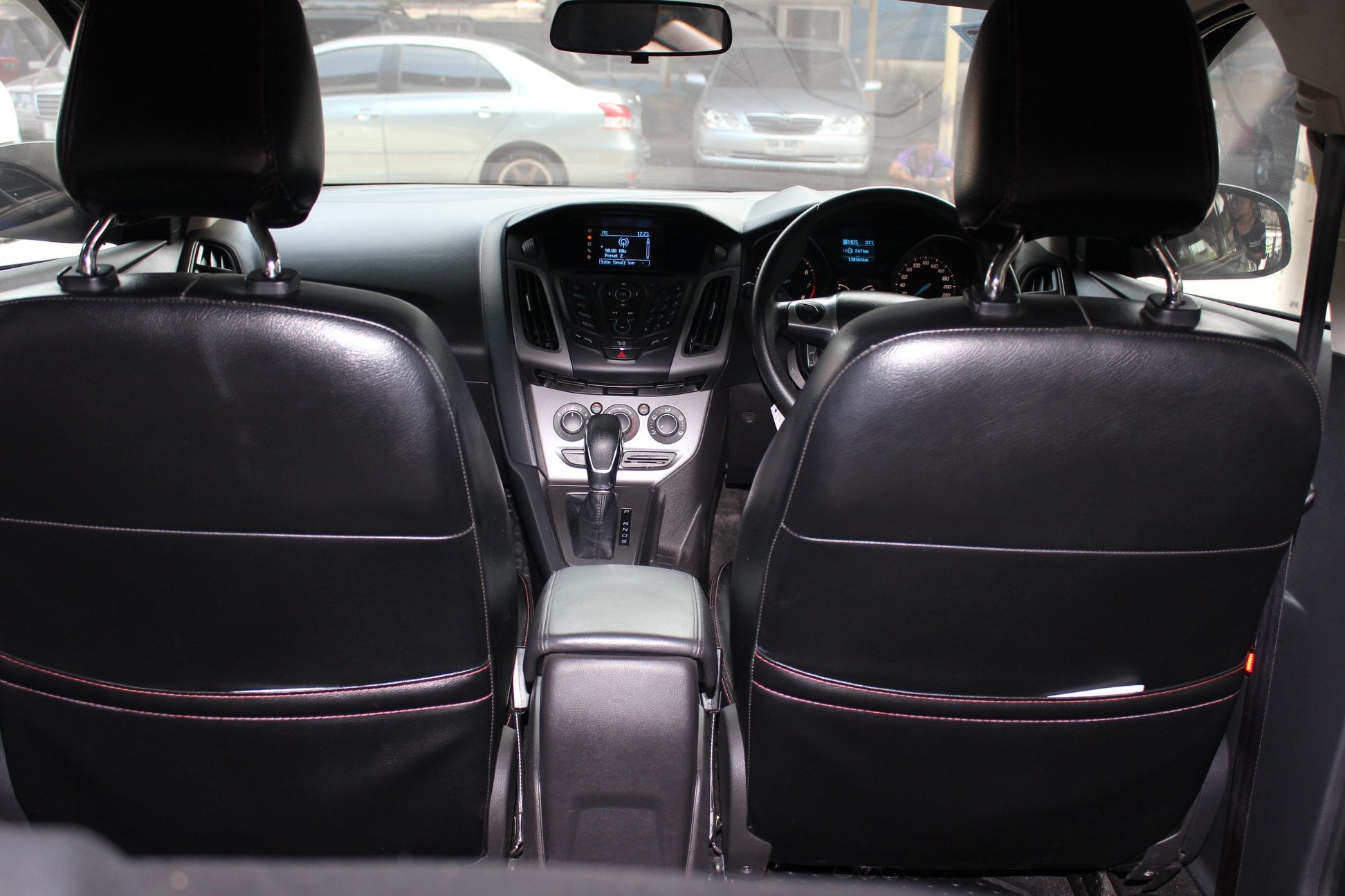 Ford Focus ปี 2013 สีน้ำเงิน (รูปที่ 16)