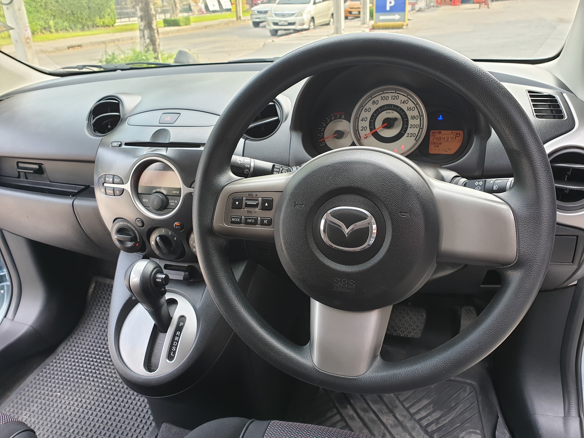 Mazda 2 Sports (5 ประตู) ปี 2010 สีฟ้า (รูปที่ 8)