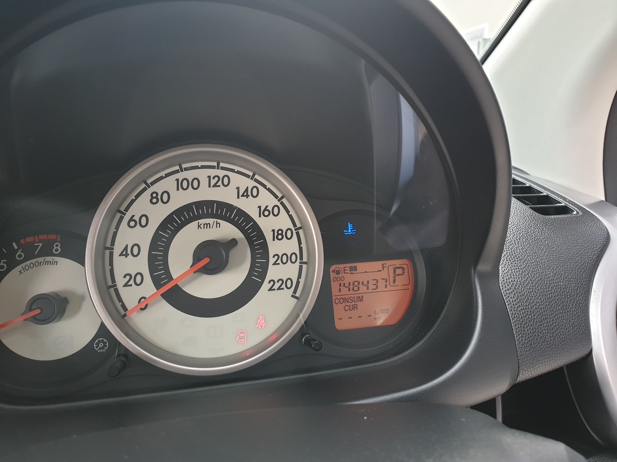 Mazda 2 Sports (5 ประตู) ปี 2010 สีฟ้า (รูปที่ 10)