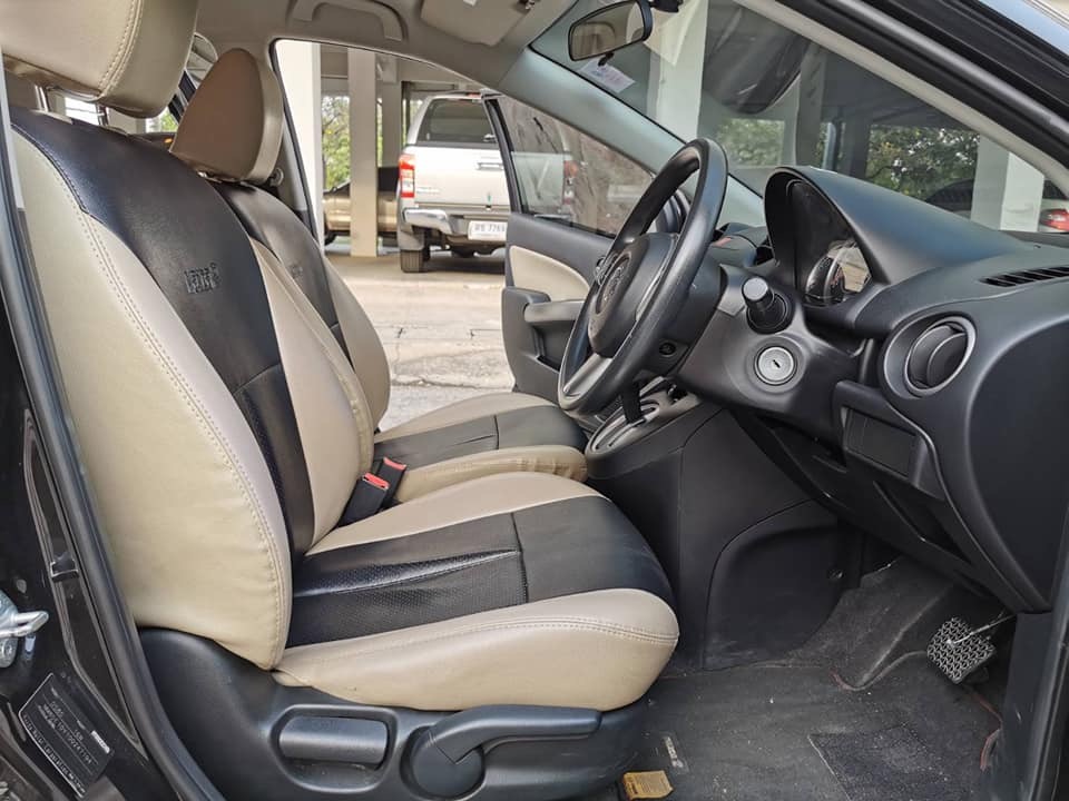 Mazda 2 Elegance (4 ประตู) ปี 2013 สีดำ (รูปที่ 8)