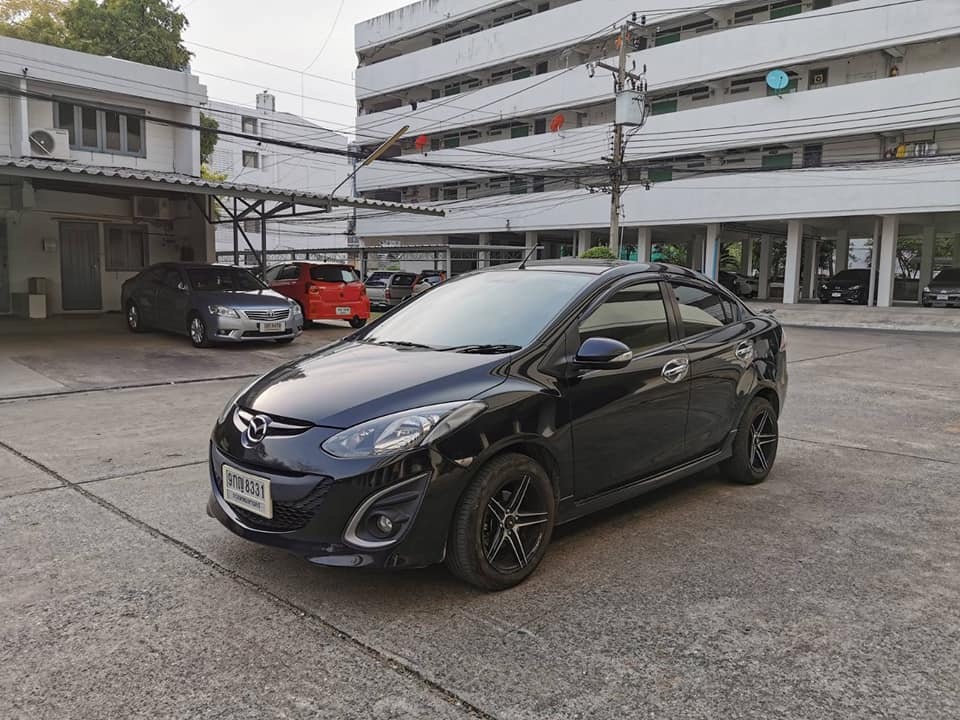 Mazda 2 Elegance (4 ประตู) ปี 2013 สีดำ (รูปที่ 3)