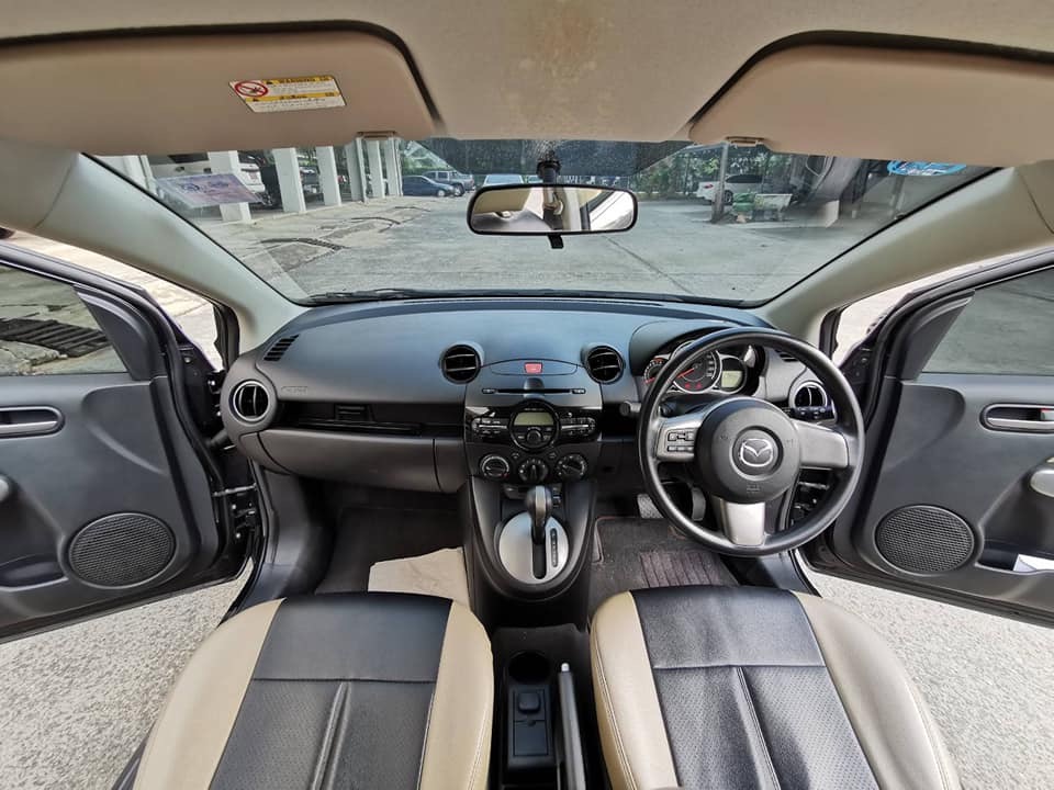 Mazda 2 Elegance (4 ประตู) ปี 2013 สีดำ