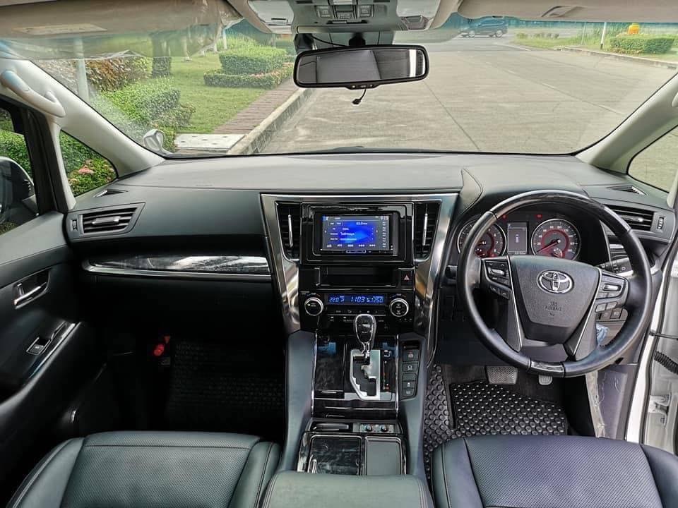 Toyota Alphard ปี 2018 สีขาว (รูปที่ 6)