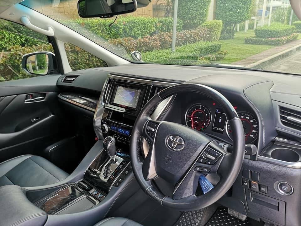 Toyota Alphard ปี 2018 สีขาว (รูปที่ 5)