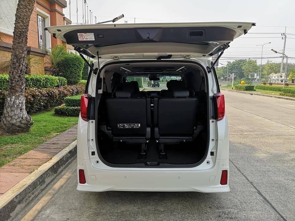 Toyota Alphard ปี 2018 สีขาว (รูปที่ 4)