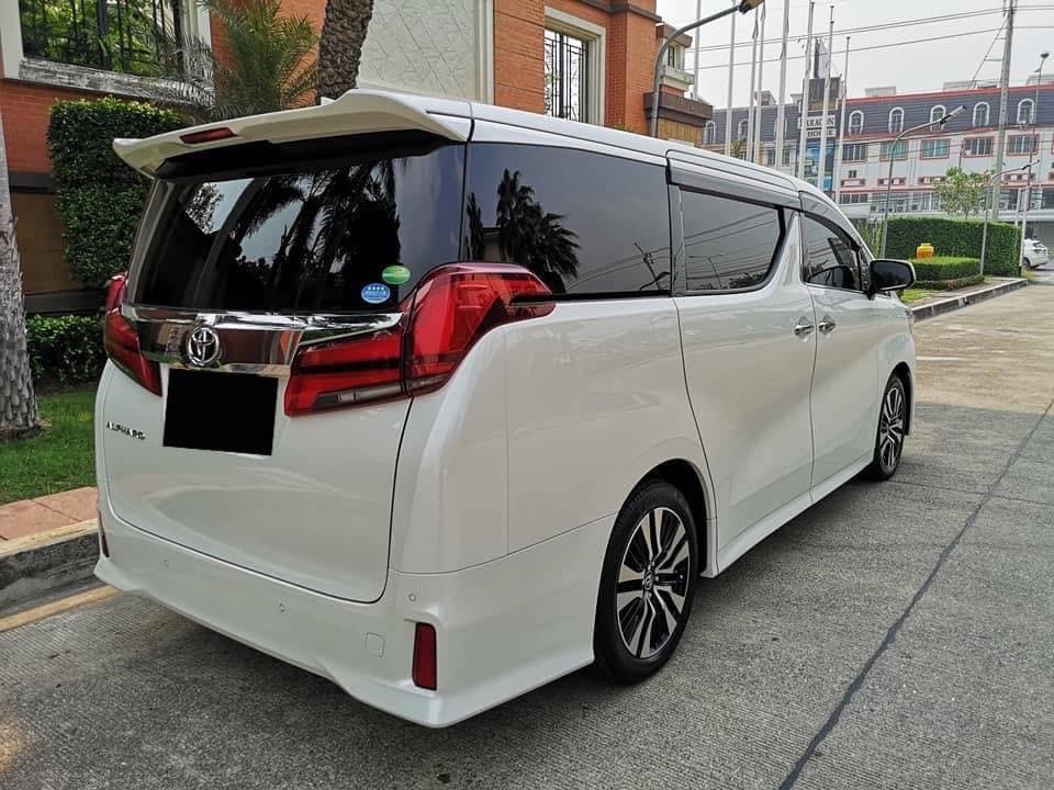 Toyota Alphard ปี 2018 สีขาว (รูปที่ 2)