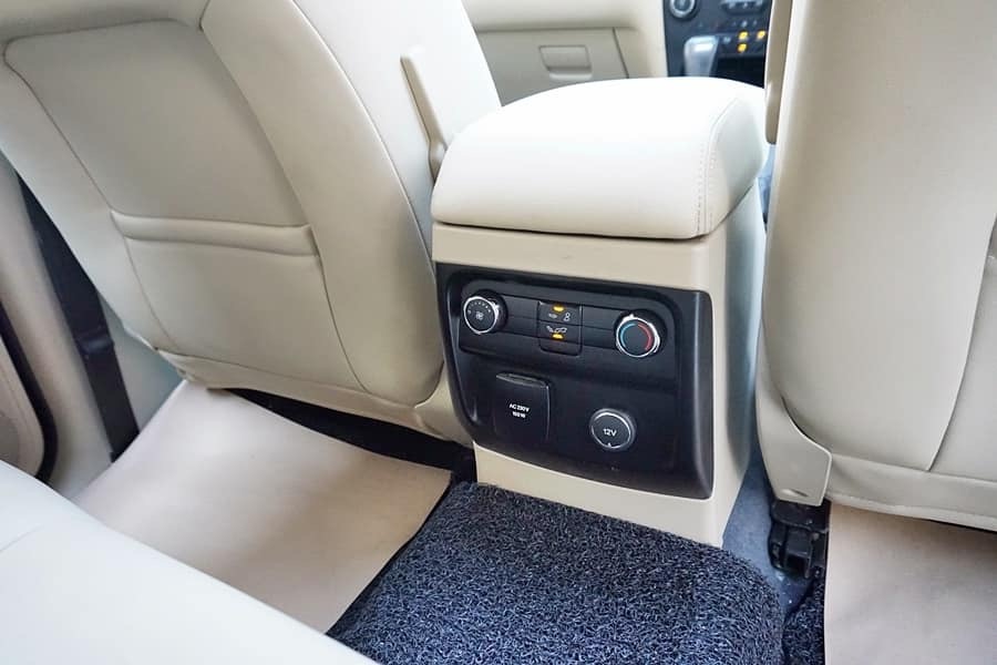 Ford Everest ปี 2017 สีขาว (รูปที่ 12)