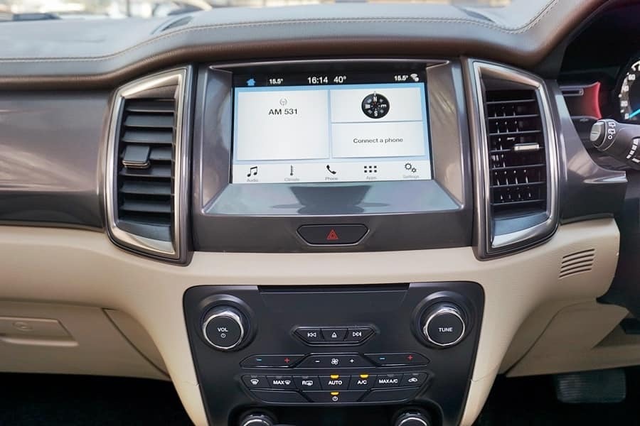 Ford Everest ปี 2017 สีขาว (รูปที่ 14)