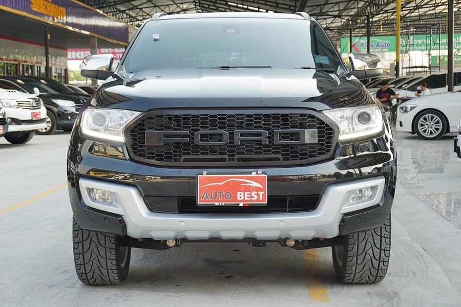 Ford Everest ปี 2017 สีขาว