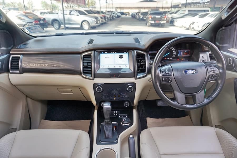 Ford Everest ปี 2017 สีขาว (รูปที่ 13)