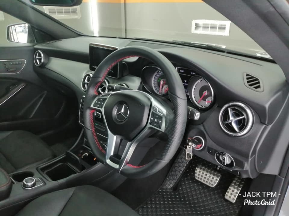 Mercedes-Benz CLA-Class C117 CLA250 ปี 2014 สีเทา (รูปที่ 10)