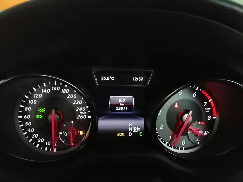 Mercedes-Benz CLA-Class C117 CLA250 ปี 2014 สีเทา (รูปที่ 12)