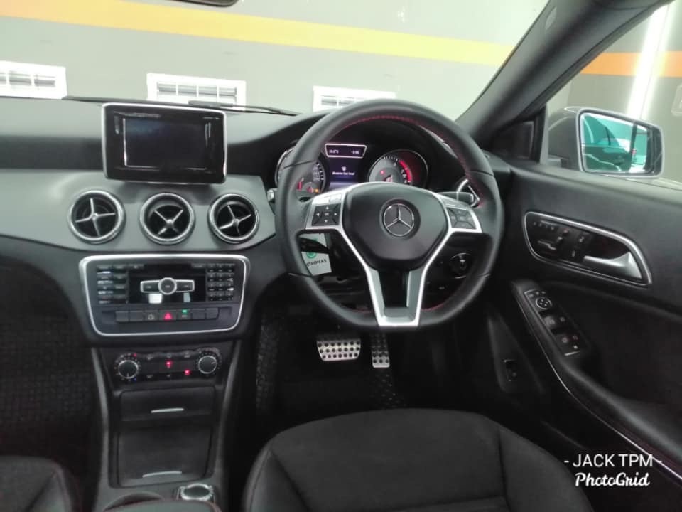 Mercedes-Benz CLA-Class C117 CLA250 ปี 2014 สีเทา (รูปที่ 11)