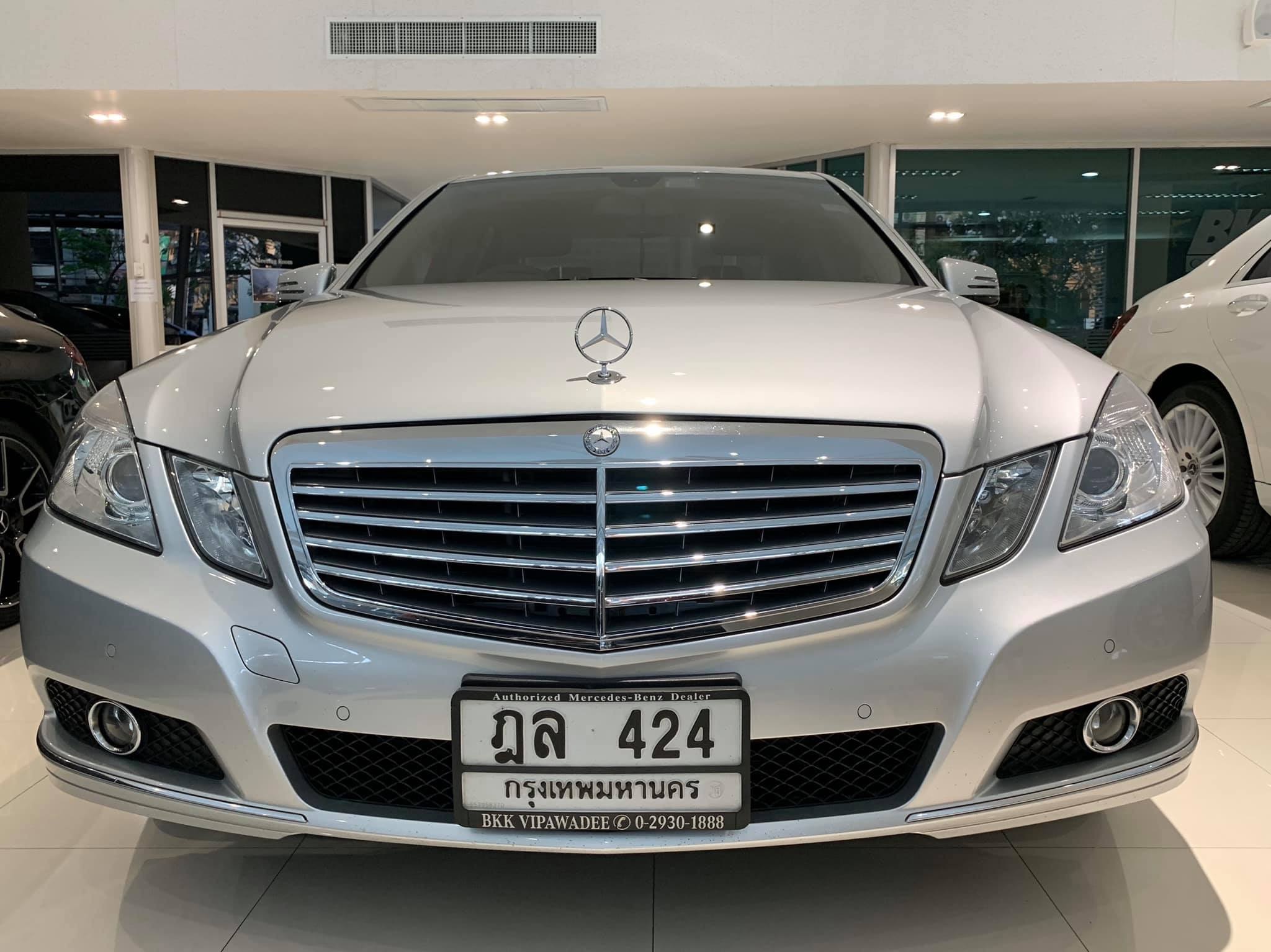 Mercedes-Benz E-Class W212 E200 ปี 2010 สีเงิน (รูปที่ 2)