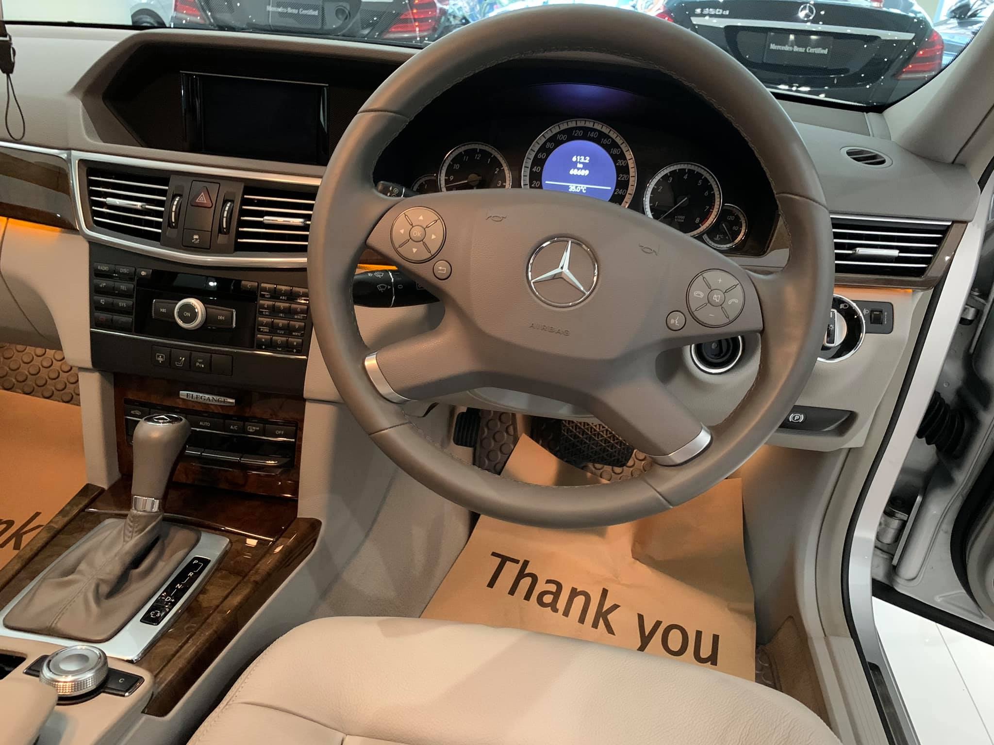 Mercedes-Benz E-Class W212 E200 ปี 2010 สีเงิน (รูปที่ 4)