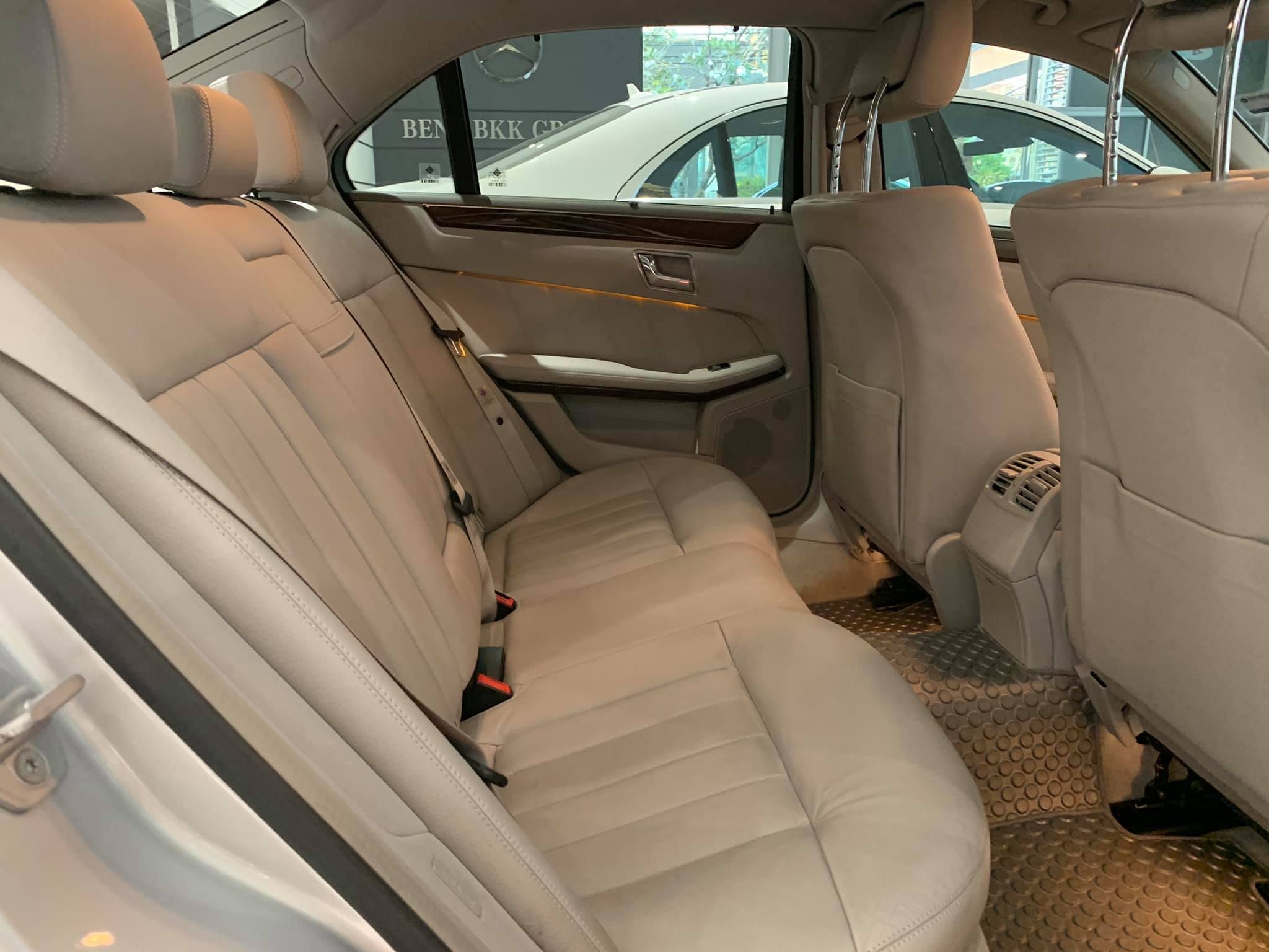 Mercedes-Benz E-Class W212 E200 ปี 2010 สีเงิน (รูปที่ 7)
