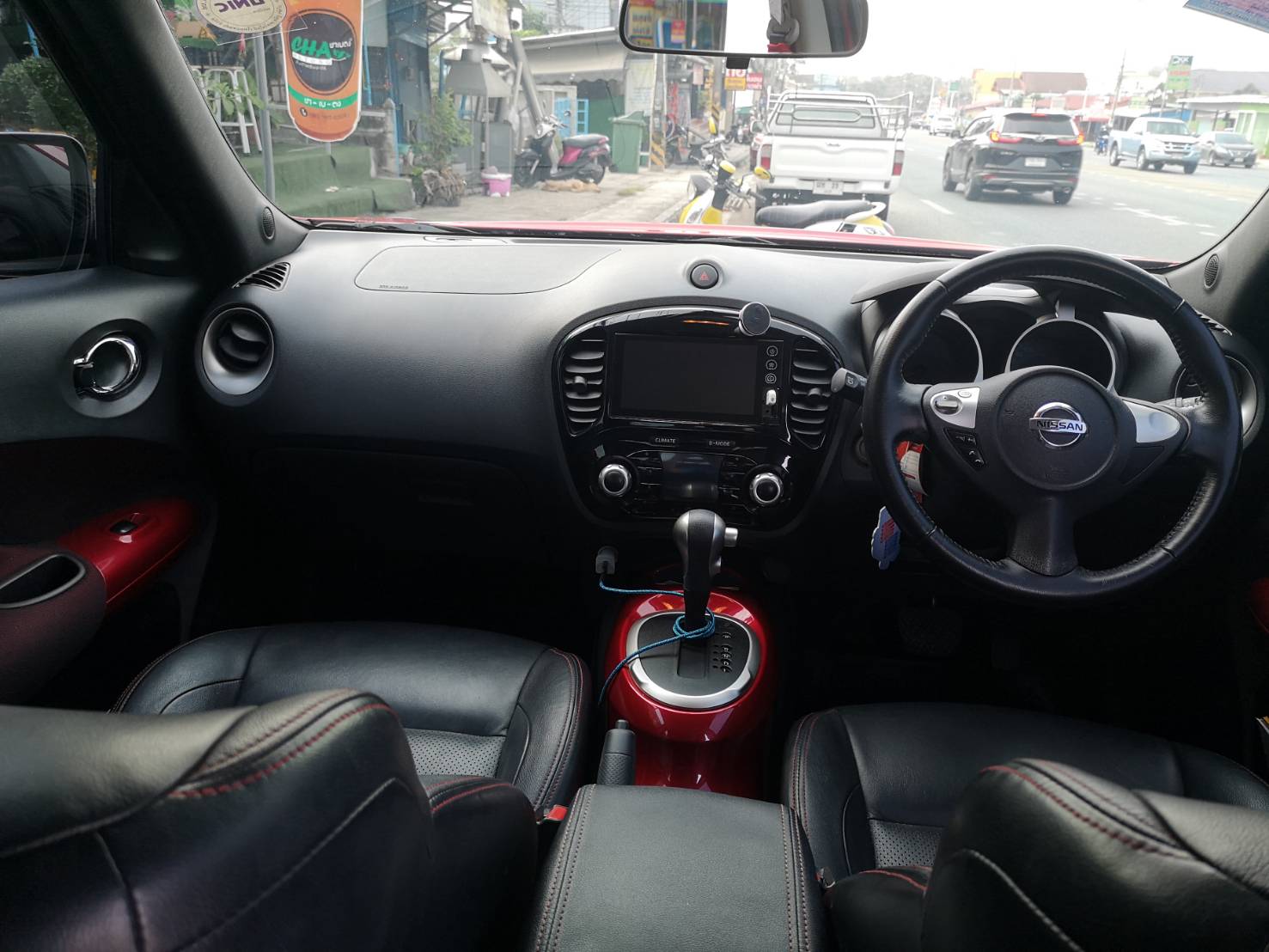 Nissan Juke ปี 2017 สีแดง (รูปที่ 4)
