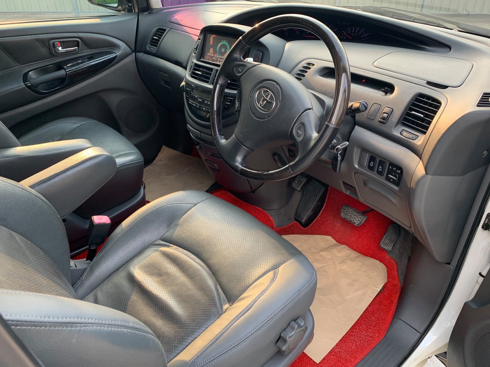 Toyota Estima ปี 2005 สีขาว (รูปที่ 2)
