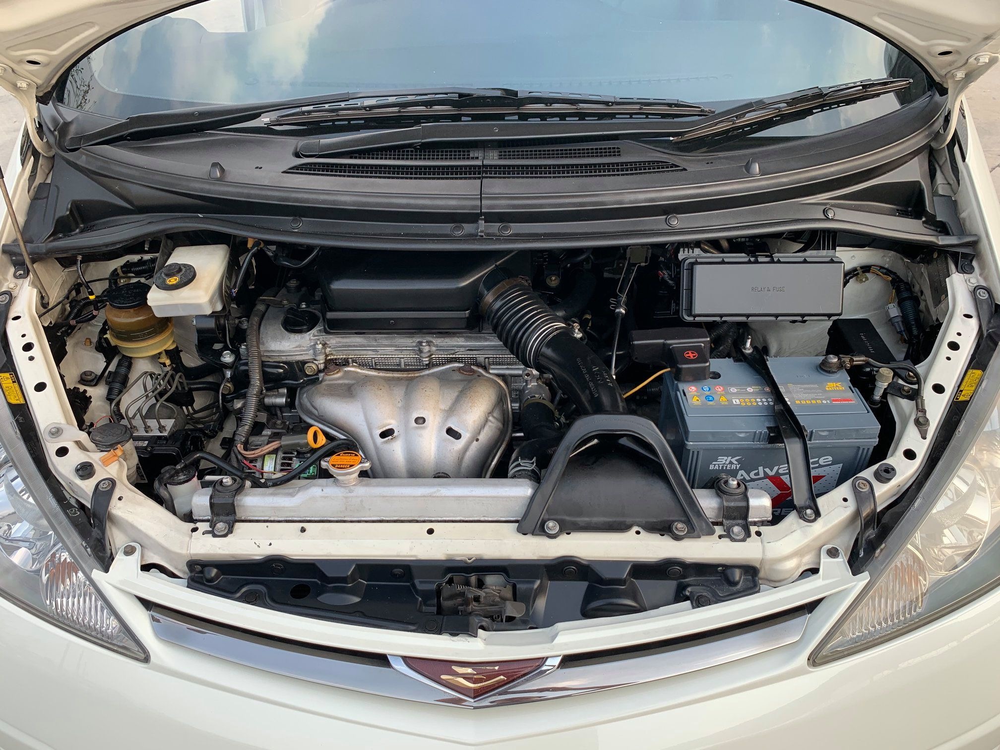 Toyota Estima ปี 2005 สีขาว (รูปที่ 6)