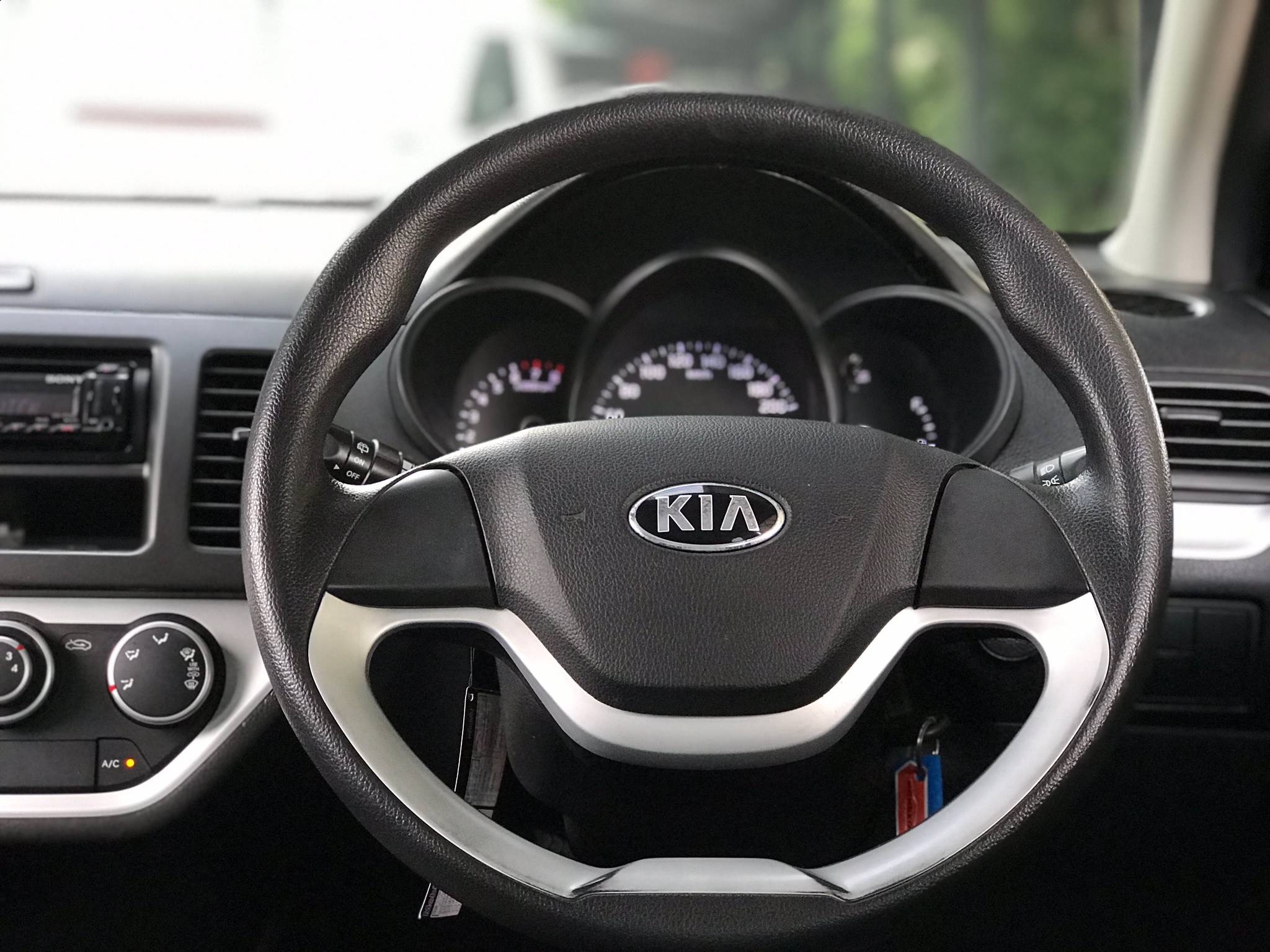 Kia Picanto Gen2 ปี 2015 สีเทา (รูปที่ 11)