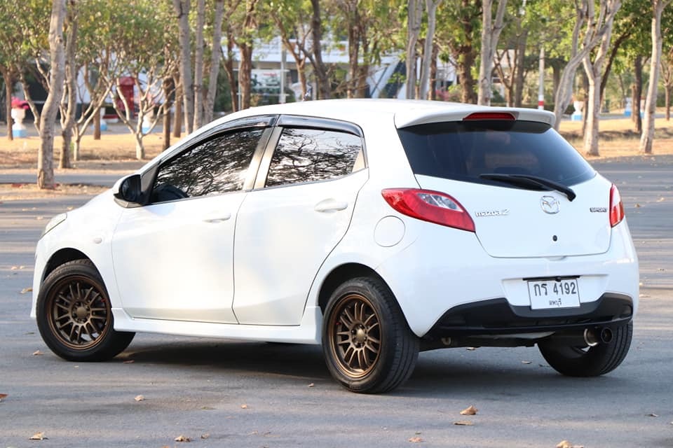 Mazda 2 Sports (5 ประตู) ปี 2011 สีขาว (รูปที่ 2)