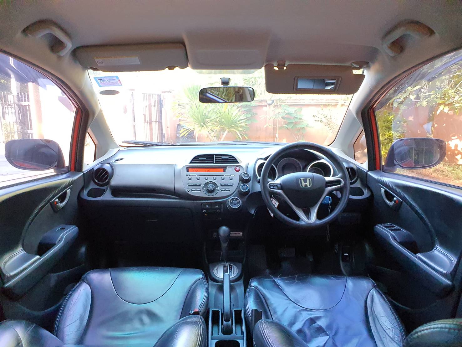 Honda Jazz GE ปี 2013 สีแดง (รูปที่ 6)