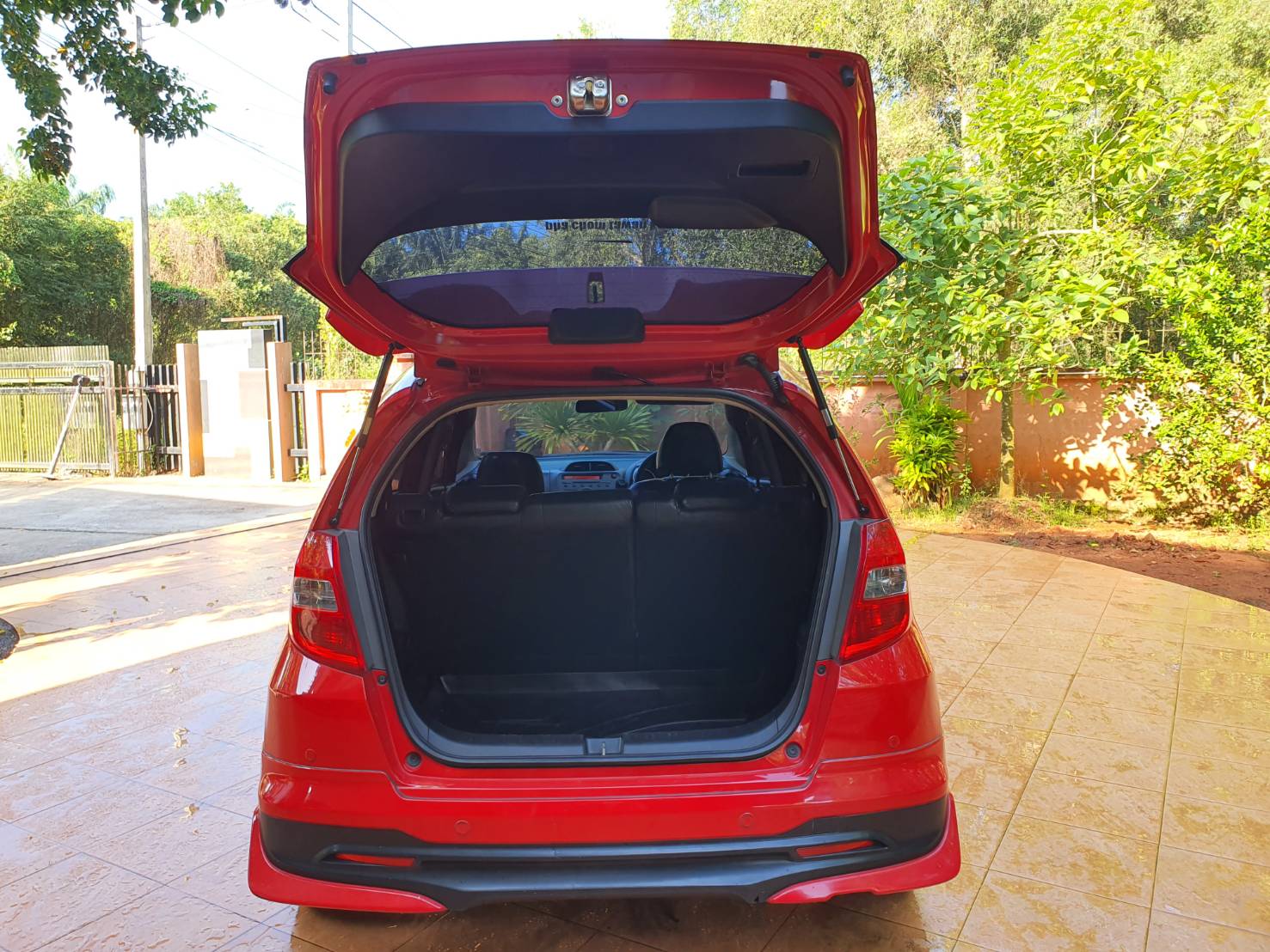 Honda Jazz GE ปี 2013 สีแดง (รูปที่ 10)