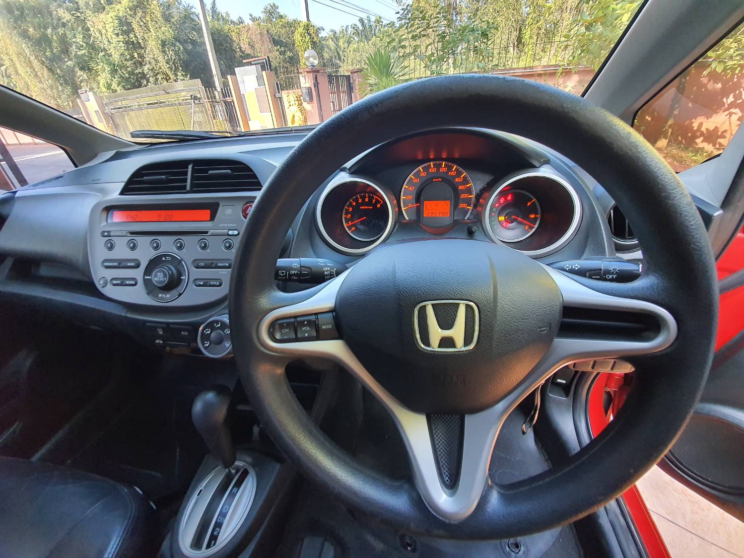 Honda Jazz GE ปี 2013 สีแดง (รูปที่ 5)