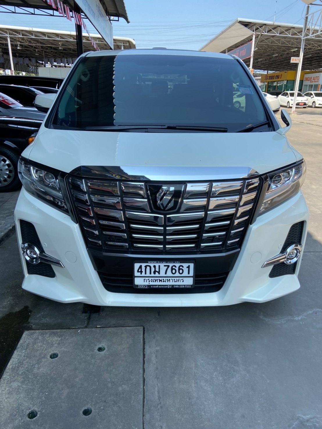 Toyota Alphard ปี 2015 สีขาว (รูปที่ 2)