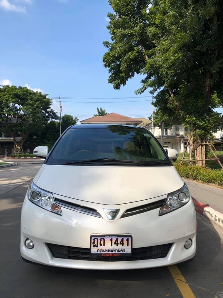 Toyota Estima ปี 2010 สีขาว