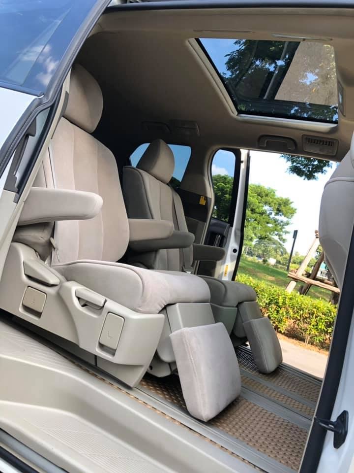 Toyota Estima ปี 2010 สีขาว (รูปที่ 4)