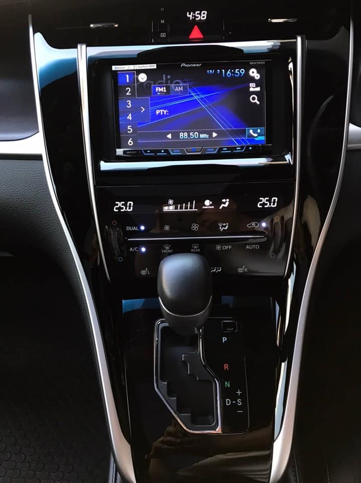 Toyota Harrier ปี 2015 สีขาว (รูปที่ 5)