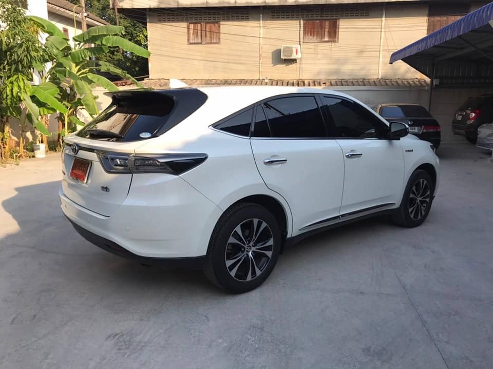 Toyota Harrier ปี 2015 สีขาว (รูปที่ 11)