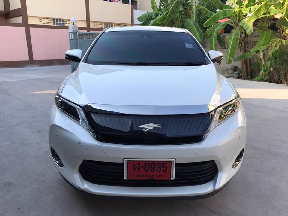 Toyota Harrier ปี 2015 สีขาว (รูปที่ 2)