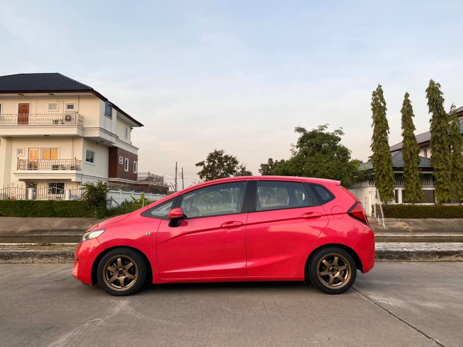 Honda Jazz GK ปี 2014 สีแดง